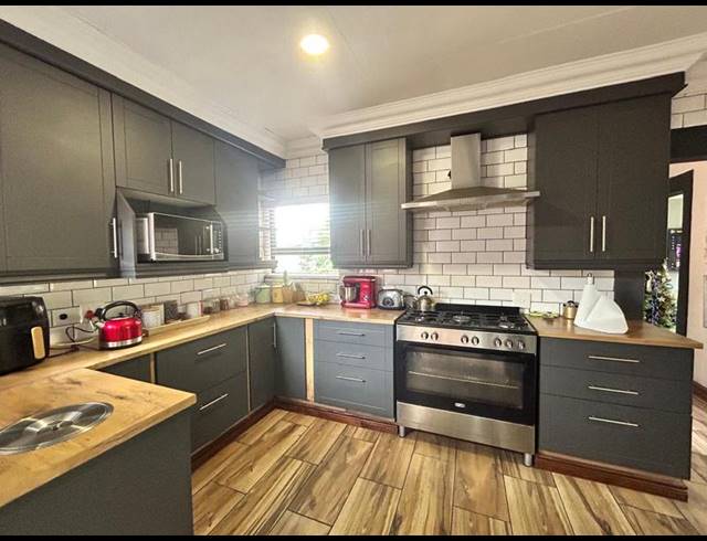 4 BEDROOM HOUSE FOR SALE IN FERRYVALE